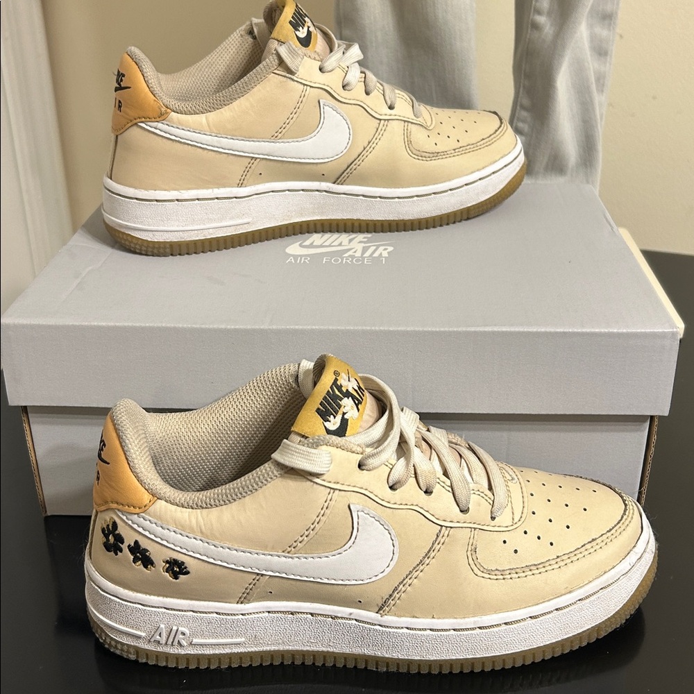 Nike Kids Beige and White Air Force 1 GS Sneakers With A Nike Box